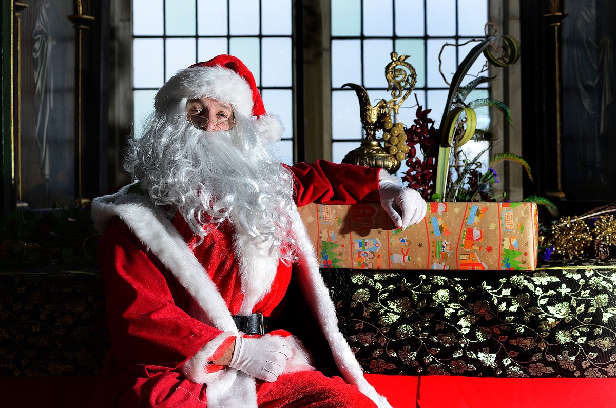 Father Christmas will be with us again this weekend! 🎅 You can book online until 8.45am here 👉 tinyurl.com/father-christm… after that we have walk up tickets available on the day 🎟 We can't wait to see you all for a really magical day ❄