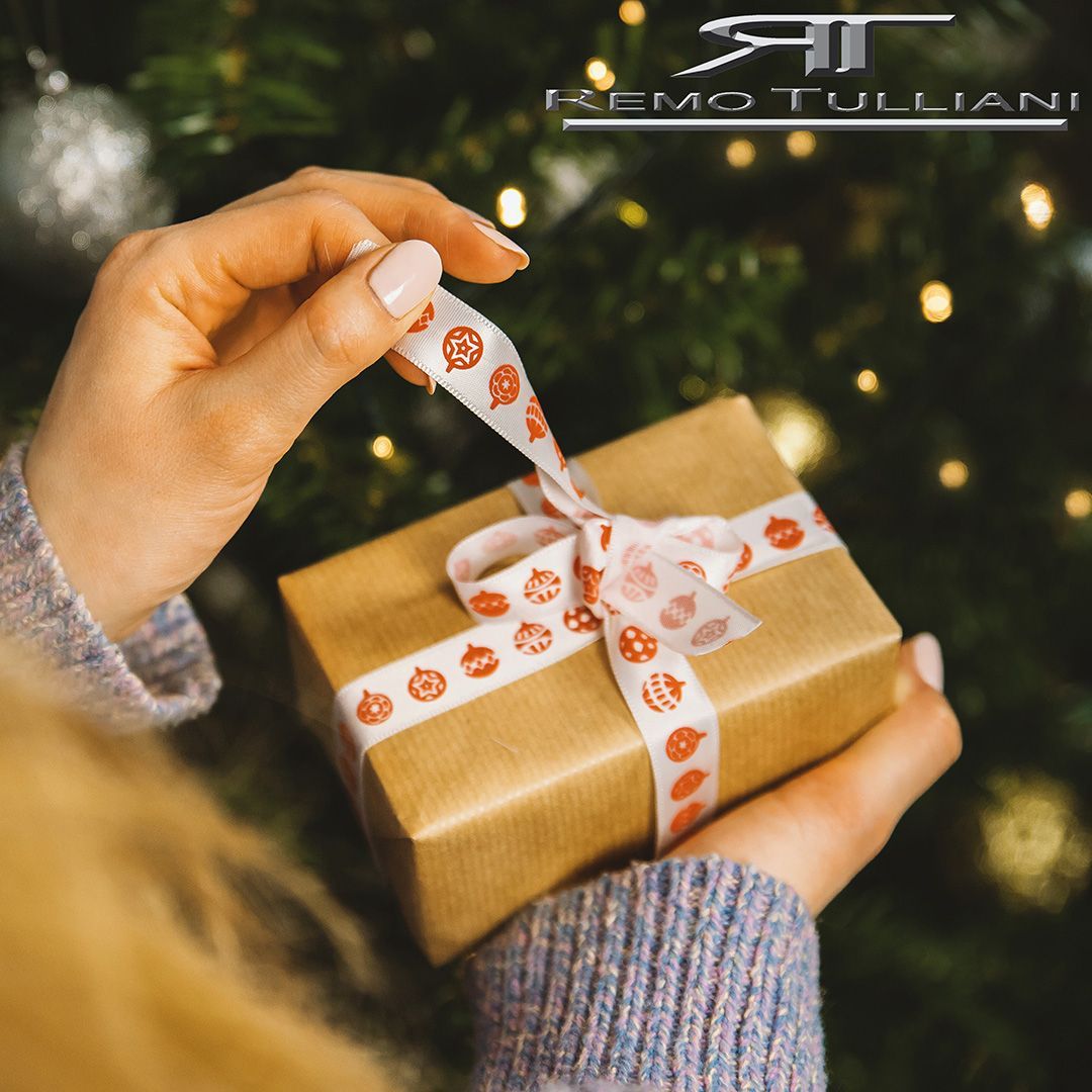RemoTulliani's tweet photo. Treat your man to something special this Holiday Season. 
Shop now for gifts at https://t.co/xTNI9VrcKk
All orders placed before Friday 12/15 are guaranteed to be delivered by 12/22

#remotulliani #eyewear #gifts #italy #madeinusa # mensfashion https://t.co/RqaunJTqQ4