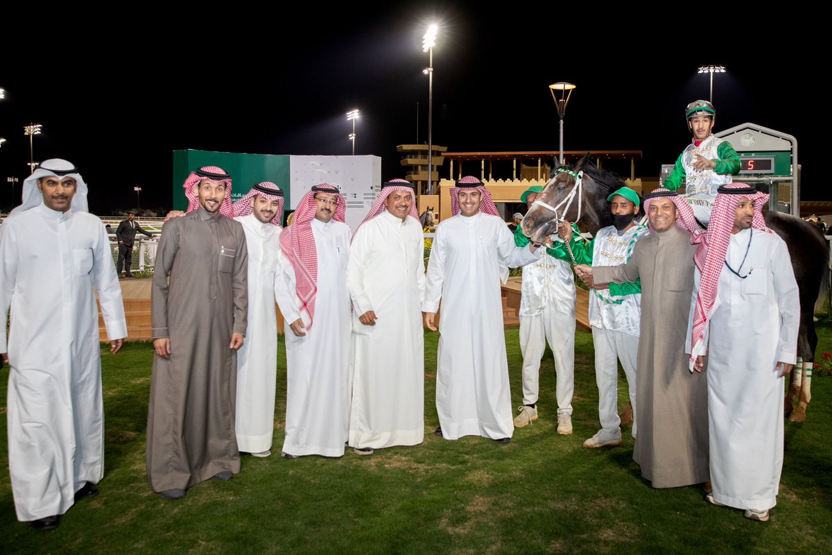 نتيجة الشوط الـ 8 الحفل ( 74 ) 

▫️الفائز : فاينل دستنيشن 
▫️المالك : الشيخ عبدالله حمود المالك الصباح 
▫️المدرب : ثامر الديحاني
▫️الخيال : محمد الحبيل
▫️المسافة : 1600م
▫️الزمن : 1:38.40

#نادي_سباقات_الخيل 🐎