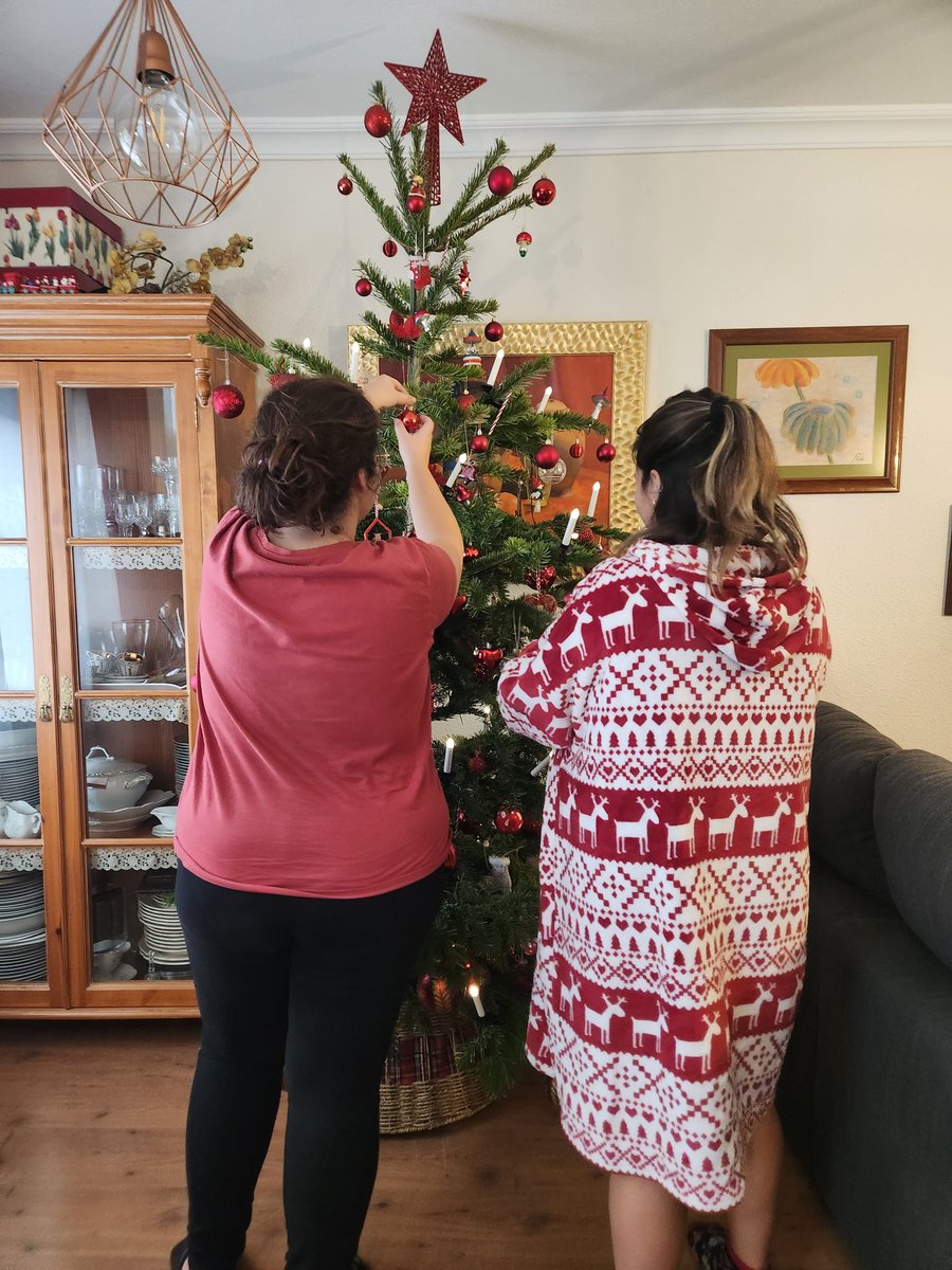anaoran64's tweet photo. Recuerdos compartidos, el mejor legado que podemos dejarles. Siempre vivirán en sus corazones ❤️❤️.
#Comocadaochodediciembre🎄 https://t.co/RTh2MiwO2K