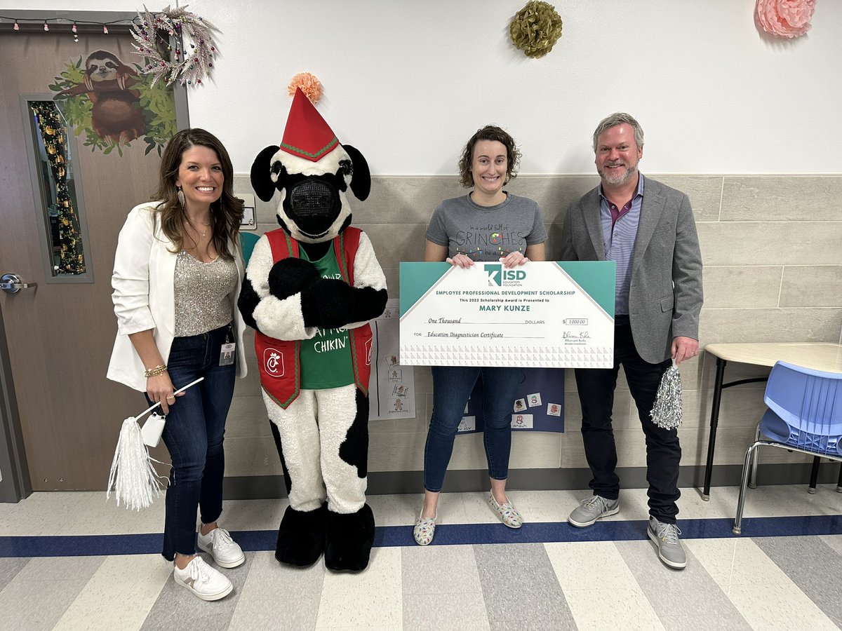 Courtney Brandel tweet media