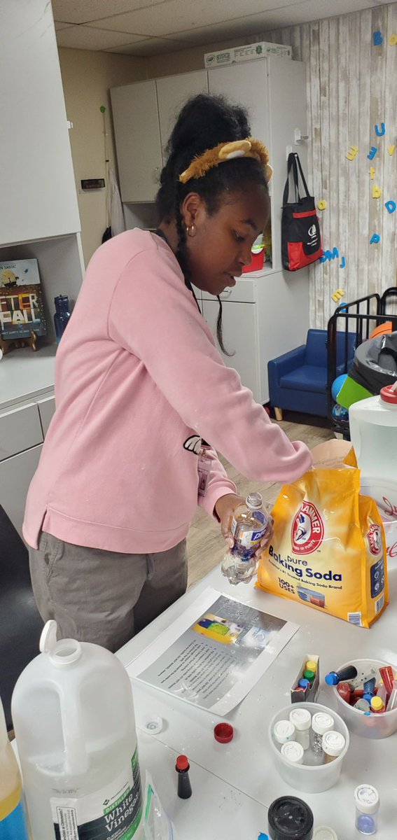 bgcjcmo's tweet image. Another amazing STEM family night hosted by our Education Specialist, Ms. Donna and our academic coaching team, this time at our Sadowski Center! #STEMisFUN #LearningTogether