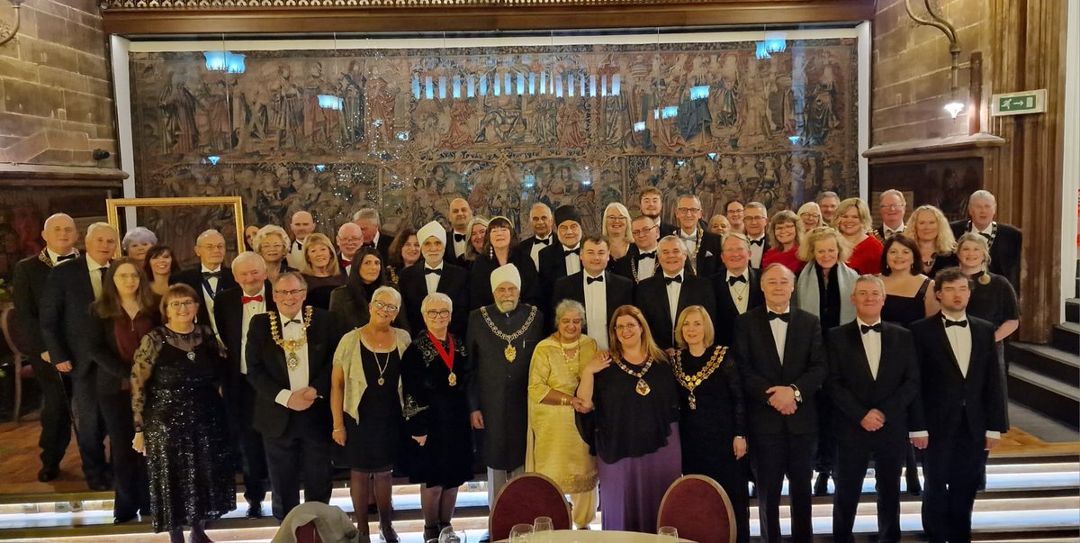Privileged and honoured to attend festive Civic Heads Dinner hosted by The Worshipful The Lord Mayor and Lady Mayoress of City of Coventry @birdijaswant @CovLordMayor @GSSohal2020 @CllrGaryRidley @CllrPeteMale