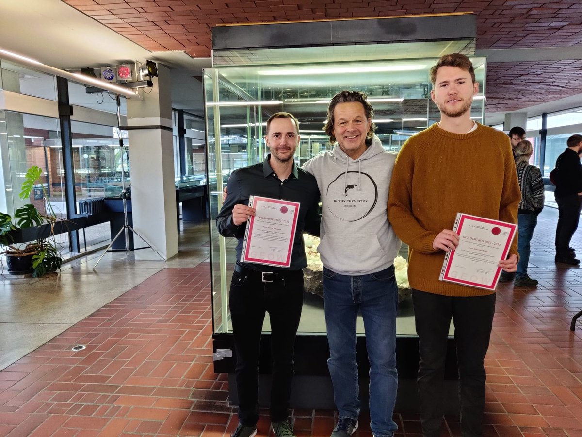 Our #biogeochemistry research expanded into #geology, and it paid off! Johannes and Marcus earned our institute's geology prizes for outstanding work on gas composition in magmatically altered salt rocks during their bachelor's and PhD studies. Congratulations!