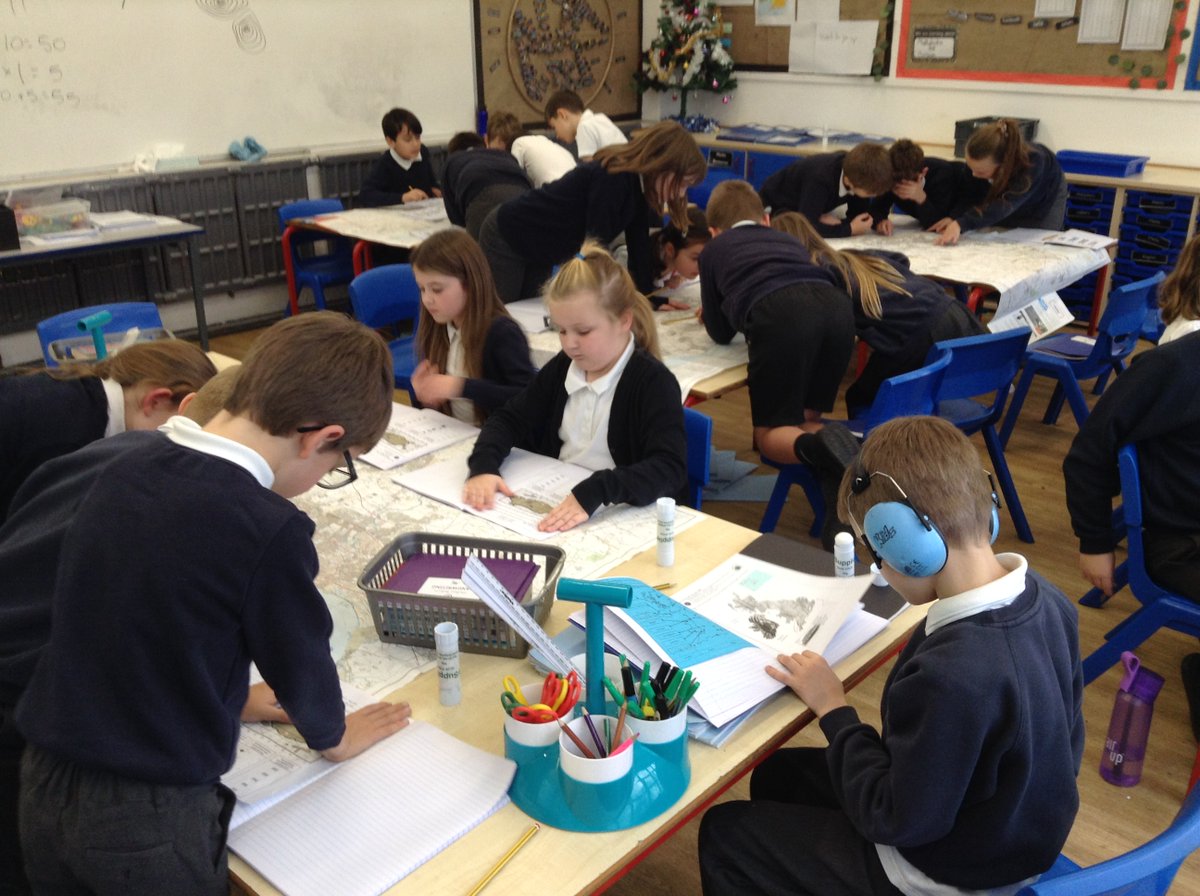 BPSHull's tweet photo. 4RS this week in #BPSGeography have been exploring Digimaps and OS maps of the surrounding area and planning routes from Hull. https://t.co/Rsc1AYX0Qn