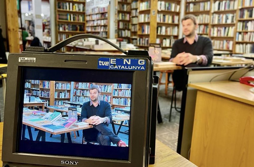 Por si a alguien le interesa, aquí están agrupados más de 30 temas de filosofía (la vulnerabilidad, el amor, la finitud, la amistad, el deseo…) que tratamos en la sección “La vida se piensa” de <a href="/ParaTodosLa2TVE/">ParaTodosLa2</a> hace unos años:

📍 linktr.ee/miquel_seguro_…