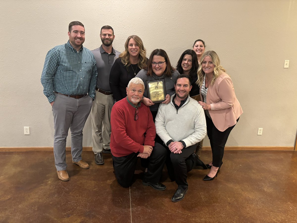 Congratulations to our High School Principal, Ms. Carrie Griffith, on receiving the IPA Kaskaskia Region High School Principal of the Year award!
Her dedication to our students, staff, and school community is greatly appreciated! 
#BulldogPride #LeadChallengeAchieve