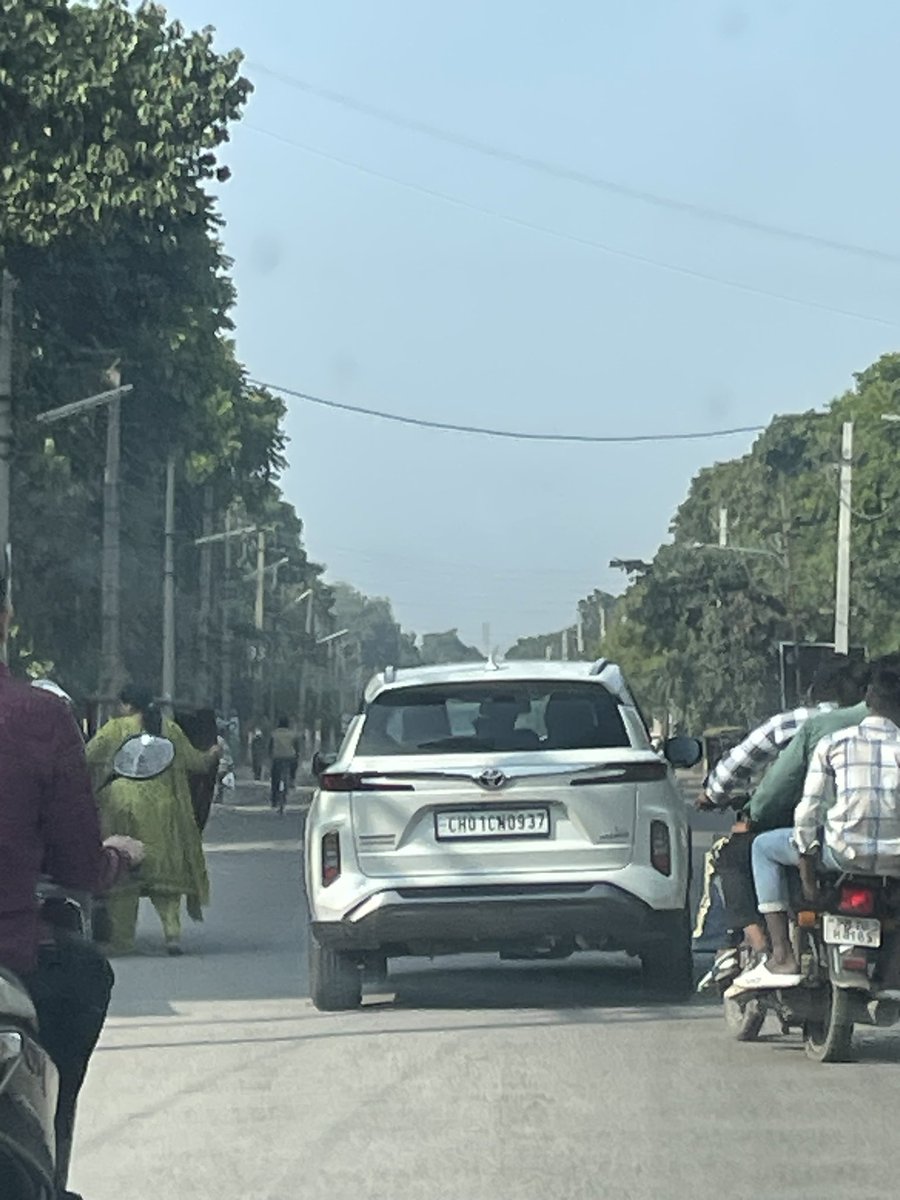 This is my 2nd tweet related to this activity in Panchkula #haryanapolice @police_haryana @PanchkulaPolice what is going there in you sector 20