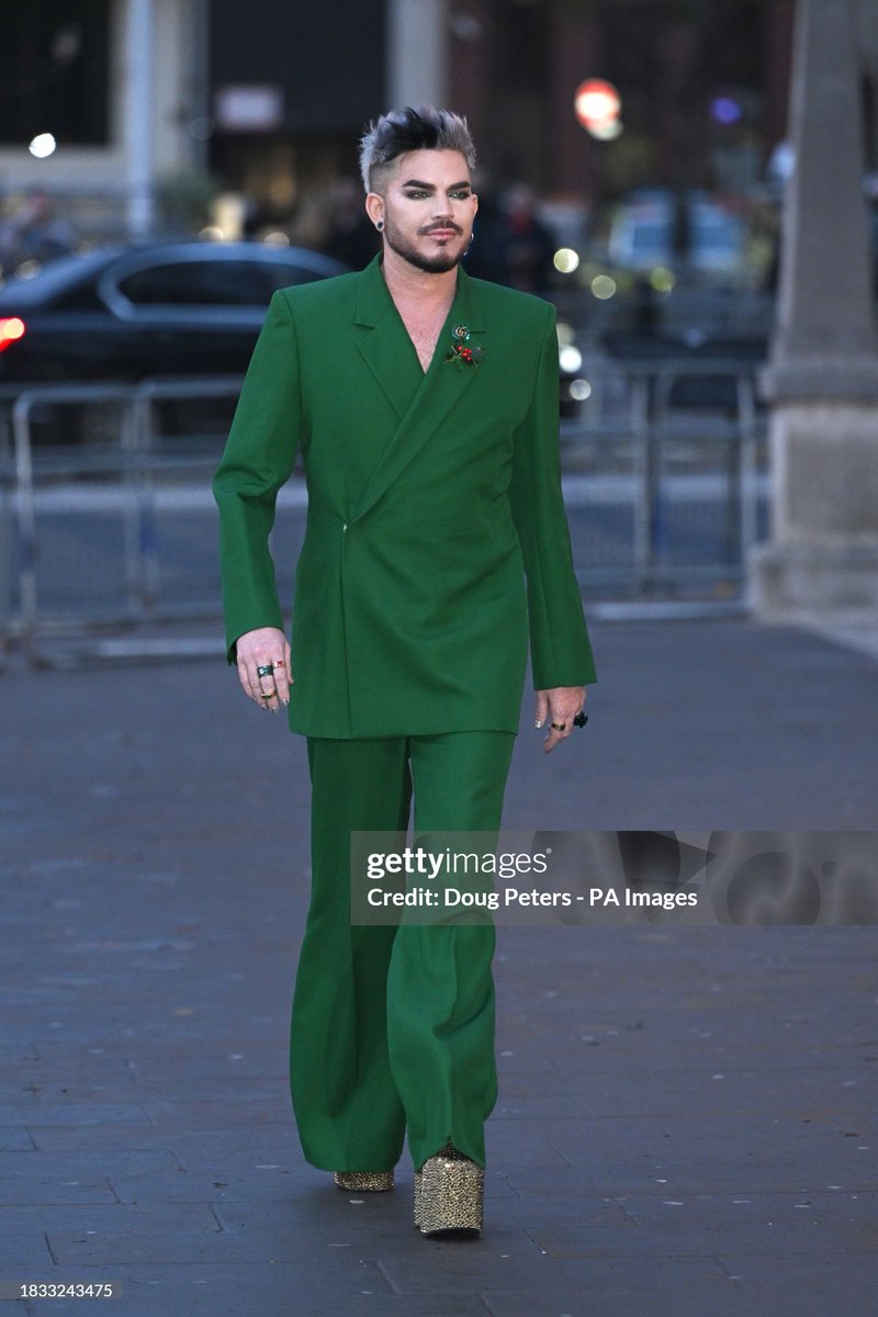 AdamL_Daily's tweet photo. 📷|@AdamLambert arriving at Westminster Abbey for the #TogetherAtChristmas special 😍 https://t.co/elBlPwgPVx