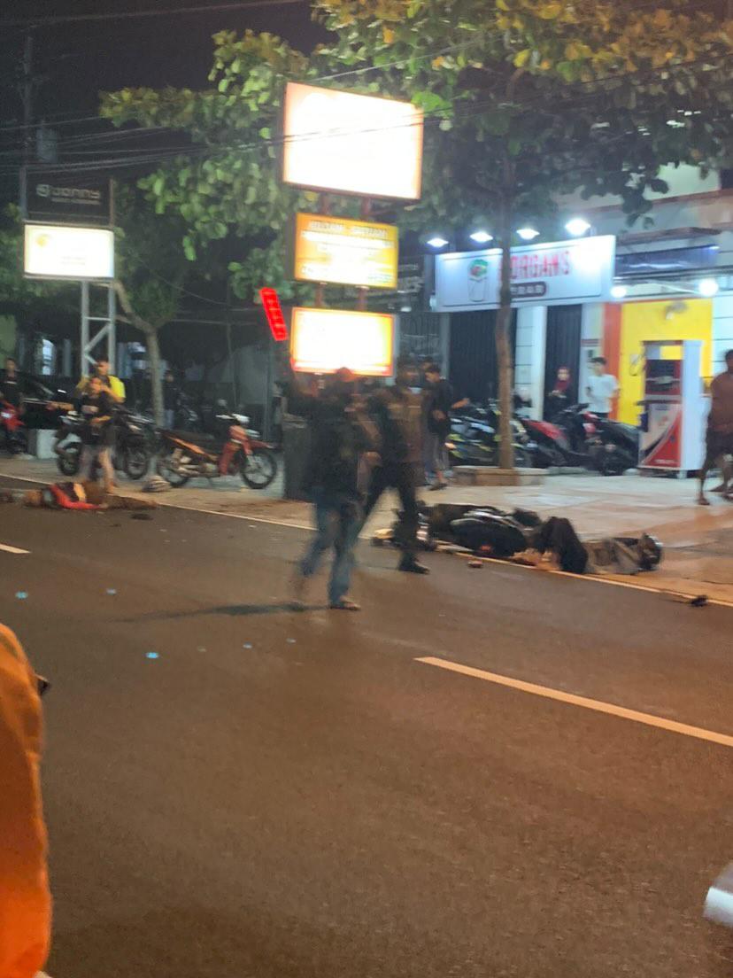 merapi_uncover's tweet photo. [Breaking News] lagi wae terjadi kecelakaan lalu lintas  di Jalan Kaliurang disamping bank BRI, bapak2 ingin menyebrang jalan lalu dari arah utara motor menabrak

(Ananta) https://t.co/mDRGB7ZG8l