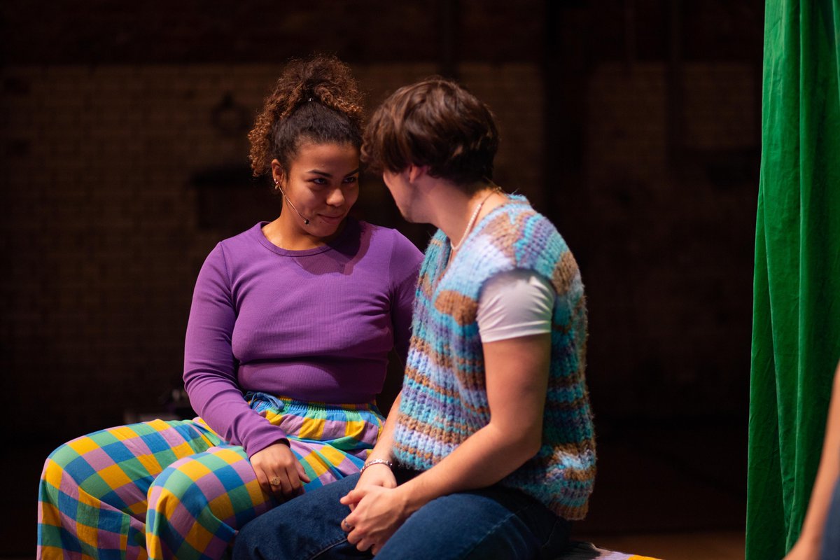 A couple of weeks ago, these LEGENDS wrapped up a 4 week tour of our latest production THE SEX ED MUSICAL. Check out these production photos by ninaphotography.co.uk More info about the team behind it here iceandfire.co.uk/project/sex-ed…