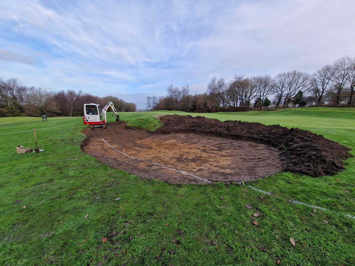 ChorleyGolfClub's tweet image. 8/12
@DiggerduncTPL busy again last couple days
Ditches cleared 11th, left 4th &amp;amp; 14th
Most stumps dug out at 7th tee.
14th greenside bunker reshaped, losing back third so manhole is no longer in the bunker, but extending forwards to wrap around front of green
7th tee rotovated