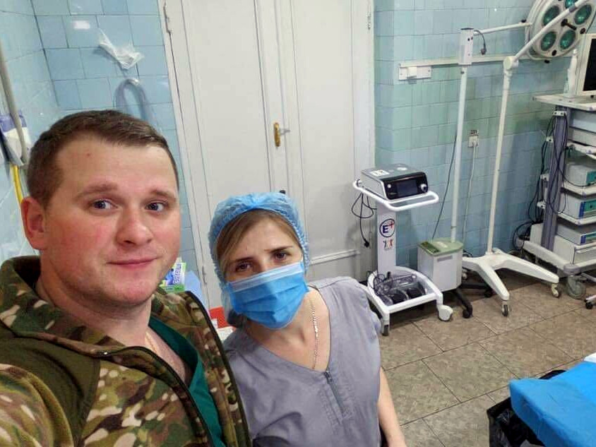 UkraineBerlin's tweet image. Wir haben ein elektrochirurgisches Gerät von @JNJNews für ein 🇺🇦 ukrainisches #Krankenhaus in Frontnähe beschafft. Damit lassen sich lebensrettende Operationen mit einem Elektroskalpell durchführen. Danke an die engagierten #Spender und unsere zuverlässigen Partner von @helpeplus