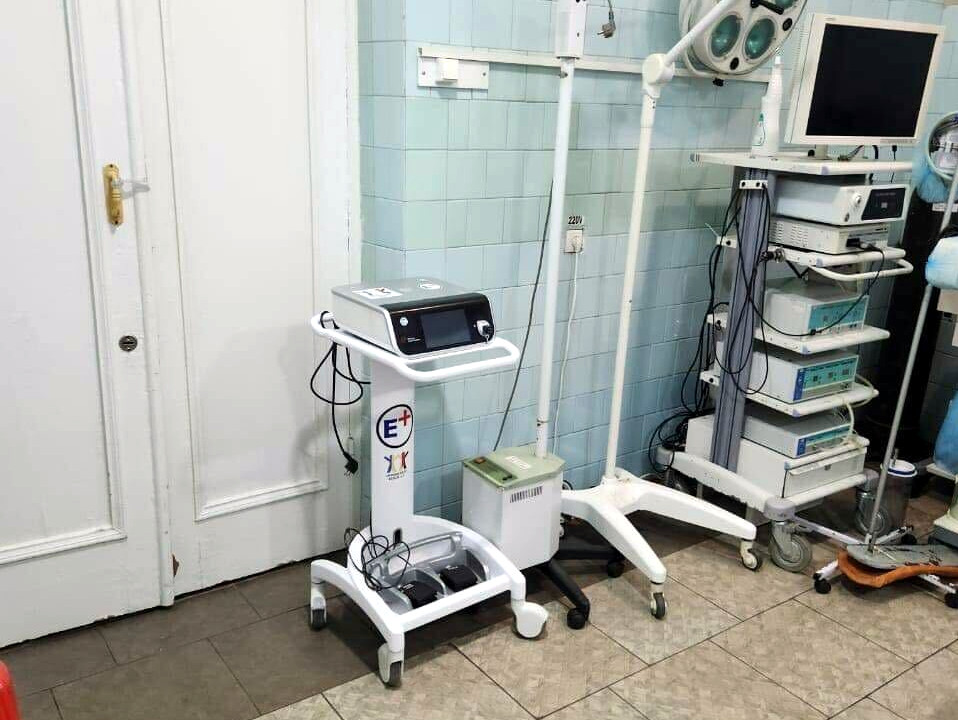 UkraineBerlin's tweet image. Wir haben ein elektrochirurgisches Gerät von @JNJNews für ein 🇺🇦 ukrainisches #Krankenhaus in Frontnähe beschafft. Damit lassen sich lebensrettende Operationen mit einem Elektroskalpell durchführen. Danke an die engagierten #Spender und unsere zuverlässigen Partner von @helpeplus