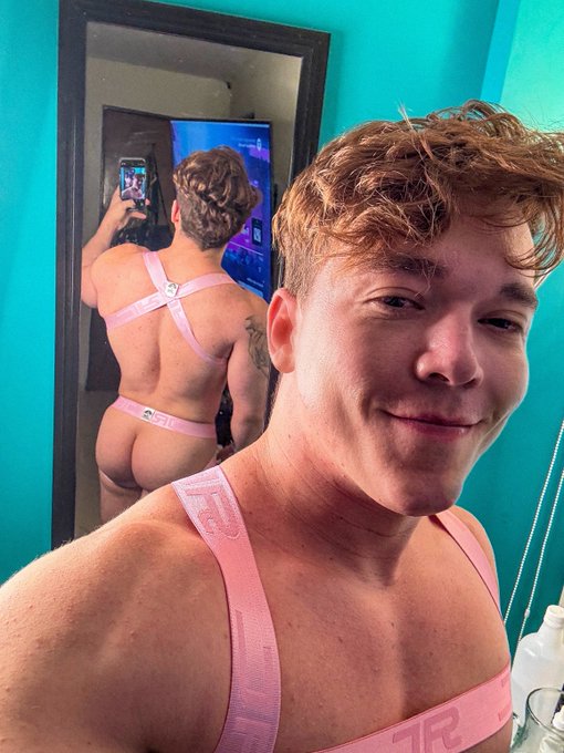 Estos jockstraps me hacen ver muy grandote ;) https://t.co/yvoaLmuKDs
