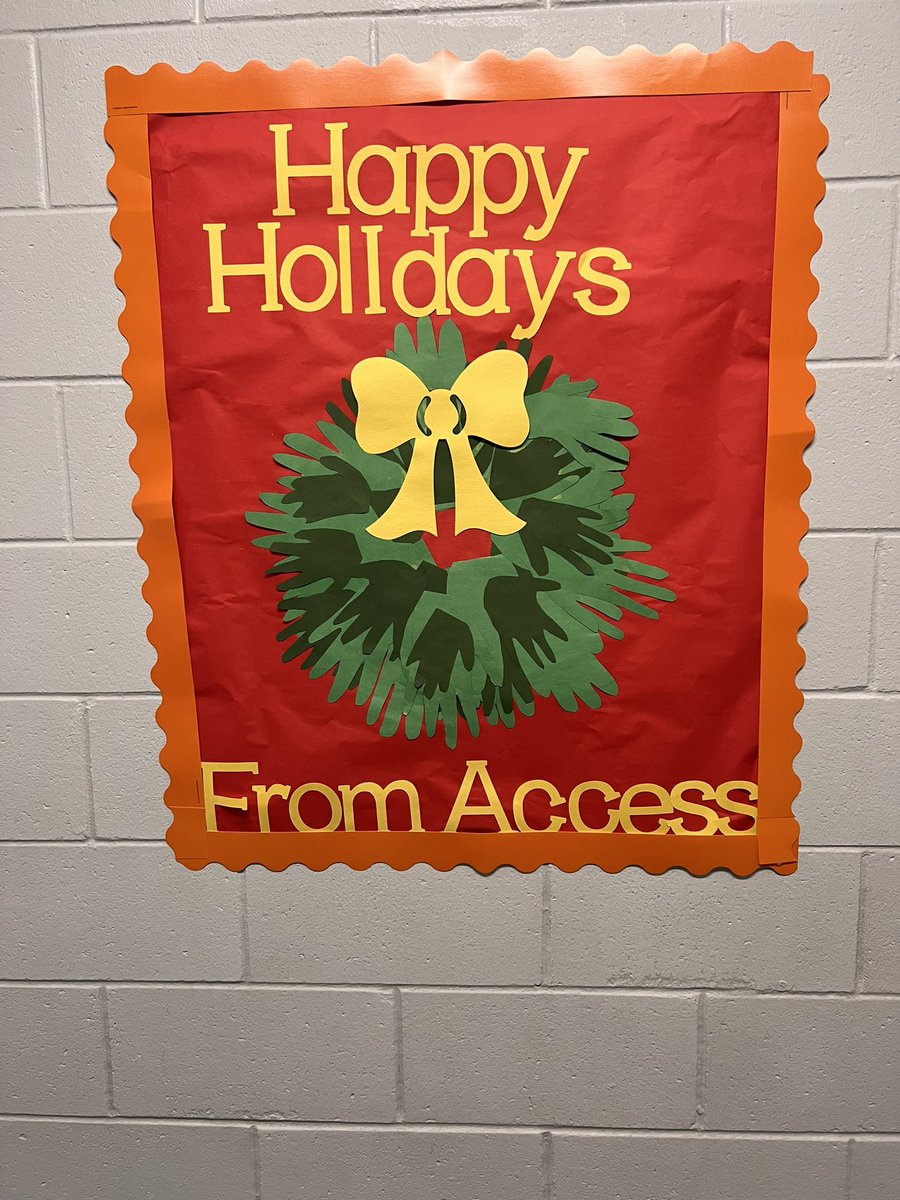 teach1amj's tweet image. Brag Warning… 😍
❤️ When I see ALL students being included, it makes my heart smile. Our ACCESS students were all HANDS on deck to make this wreath. 🥰 @oakparklions @RyanMoodyHCPS @AsyaCenatus