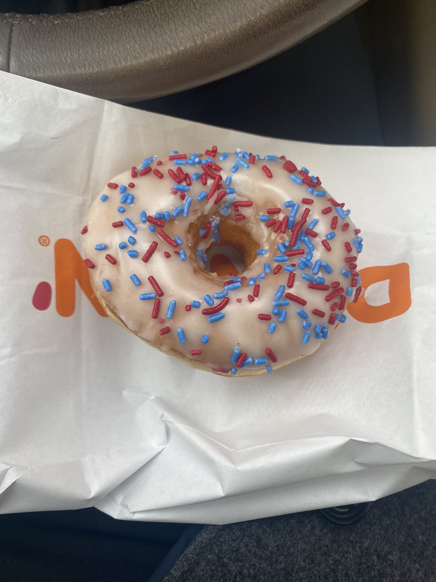 @Giants donut anybody? Let’s go Big Blue! @dunkindonuts

#NewPodcastAlert #SpacesHost #NYGiants   #TogetherBlue #PodcastHost #NFLTwitter #BigBlueKnockoutPodcast #LetsTalkSports #BBKO #BigBlueKnockOut #PodcastAddict