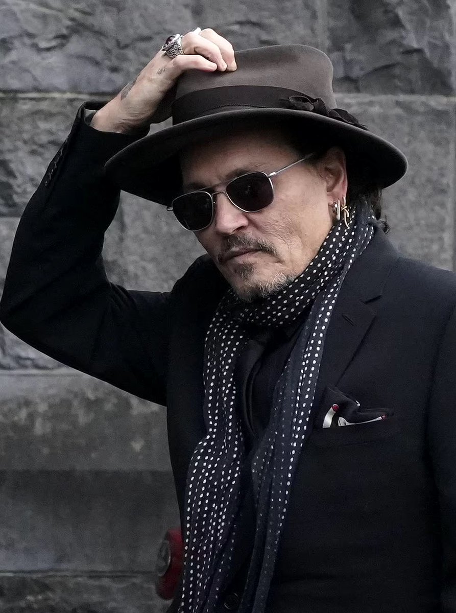 johnny depp daily tweet media