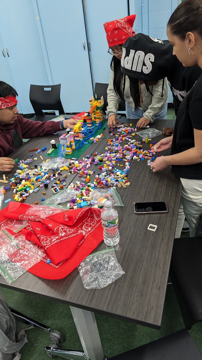 Our student government participating in a team building activity hosted by #feetfirsteventertainment  @BKNHSSuptRoss <a href="/ElleRushie/">Dr. Rushell White</a> @AndradaF_TDEC <a href="/YuetChu_NYCDOE/">Yuet Chu</a> <a href="/TPaulin_BKNHS/">Terrence Paulin</a>