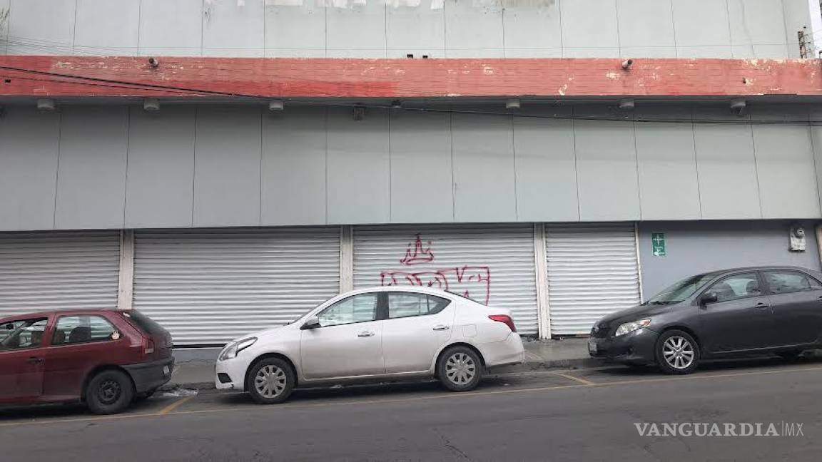 vanguardiamx's tweet photo. ANTICIPÓ HEMSA #SALTILLO SU CIERRE; SE VACIÓ SEMANAS ATRÁS 🐑📓
Según locatarios vecinos de #Hemsa, la tienda, ubicada en el centro de la ciudad, cerró sus puertas desde hace semanas, sin esperar a que la cadena fuera declara en quiebra. 👉 https://t.co/LcKgb5ySdC https://t.co/pqlFDwUVKi