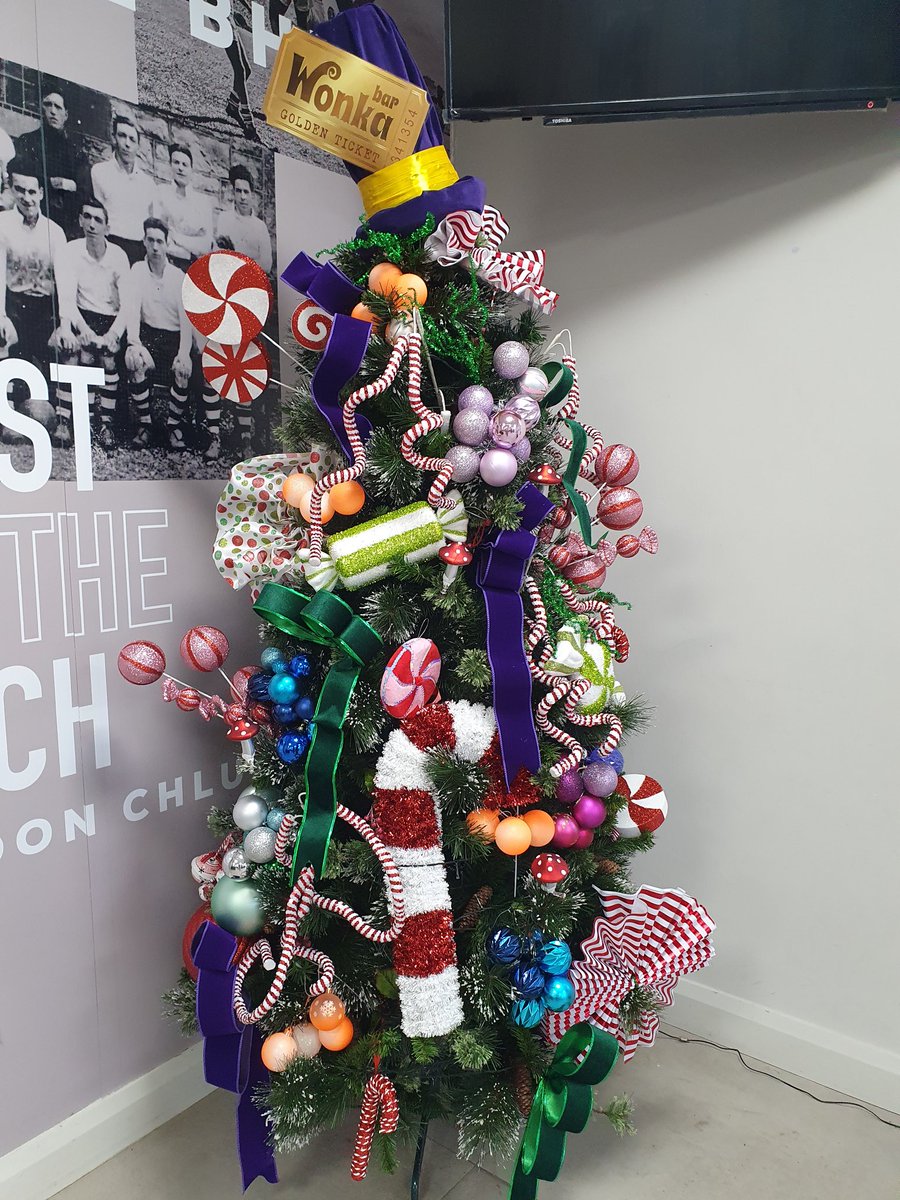 We had the most magical morning at <a href="/omaghstendas/">Omagh St. Enda's GAA</a> Wonka Land 🍫🍬
We even got to meet the stars afterwards. 
Cohan was super proud of his amazingly talented cousins.