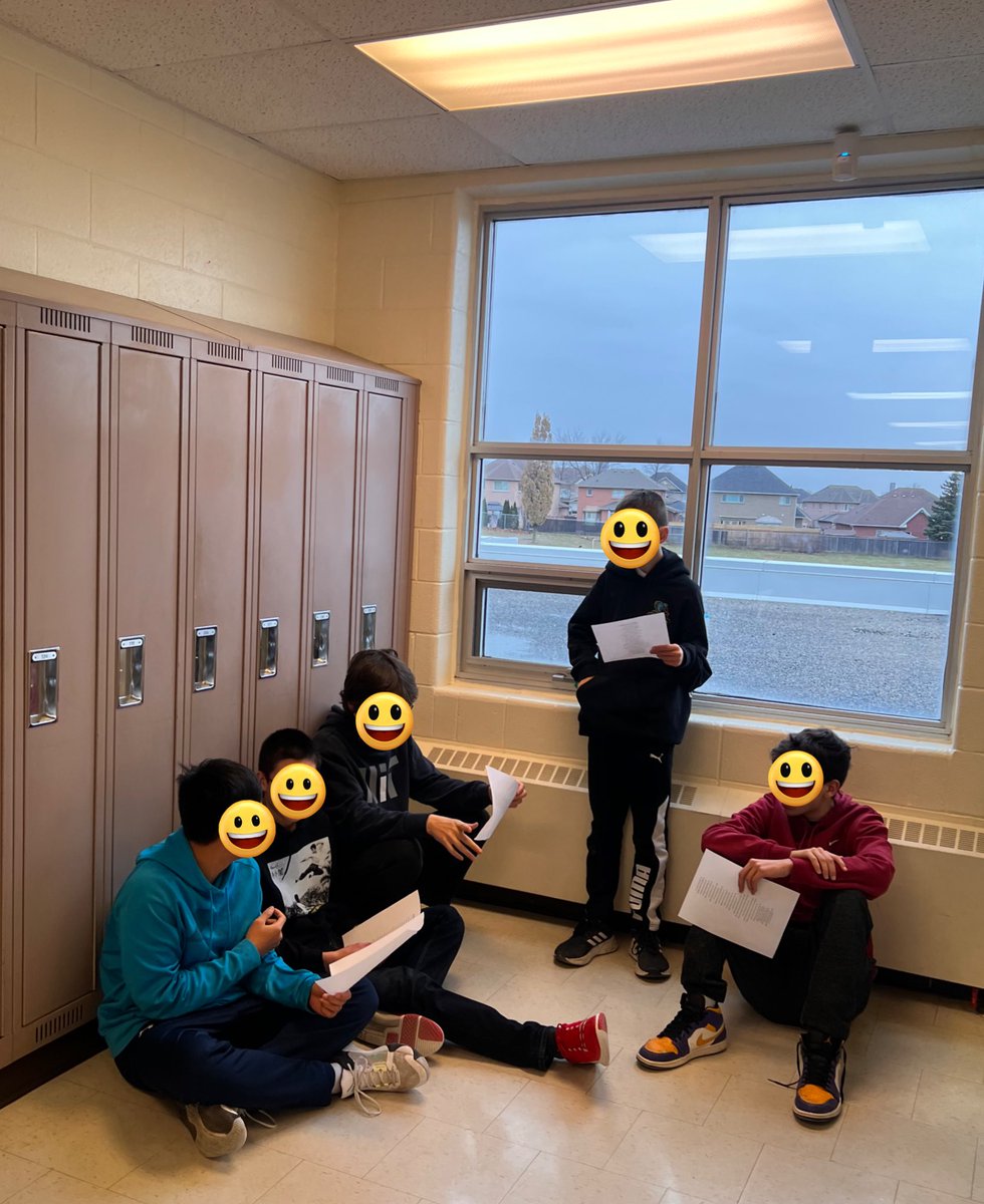MsDargento's tweet photo. Intermediate choir hard at work🎤 I’m so proud of these students who have stepped out of their comfort zone and joined our schools choir! https://t.co/FGmtdLq1zs
