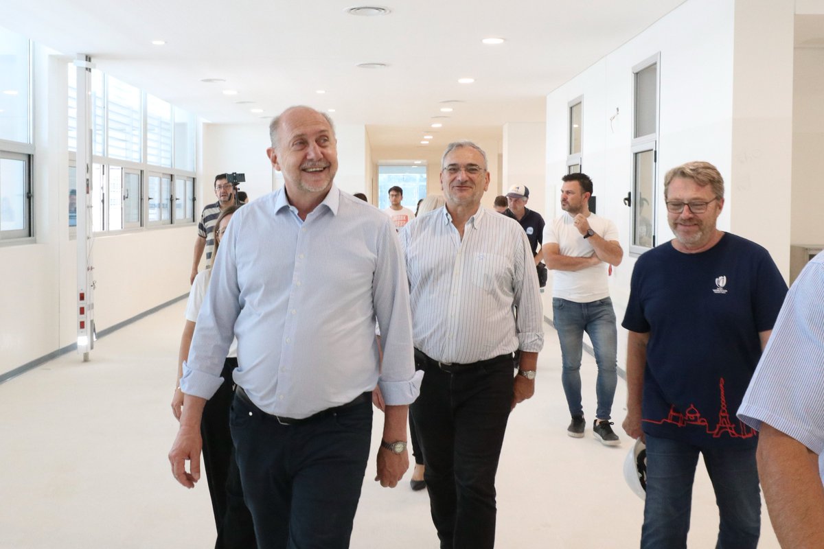 omarperotti's tweet photo. En Rafaela, recorrimos la obra del nuevo Hospital Regional, muy cerca de su culminación.
Nos da mucha satisfacción ver una obra de esta dimensión, de esta calidad arquitectónica y con el destacado nivel de equipamiento que cuenta. Es una de las inversiones más importantes que hayamos realizado, por el impacto que tendrá, y porque garantizará que cualquier persona pueda tener una atención de excelencia en un hospital público, sumando así un aporte concreto de jerarquía a la ciudad y la región.