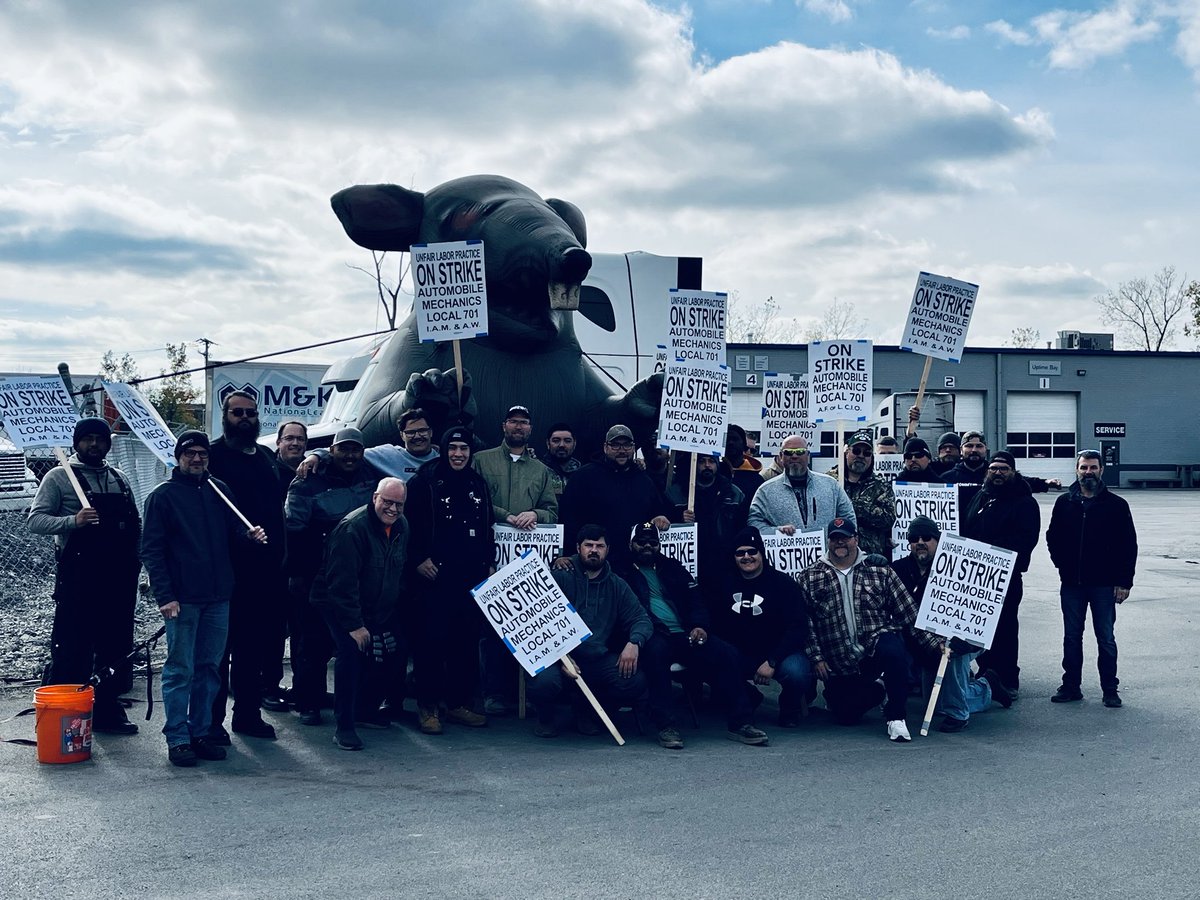 ILAFLCIO's tweet photo. ‼️ STRIKE ALERT ‼️

Members of @MechLocal701 at M&amp;K Truck Centers have been striking since November 1!

They are fighting for a fair and just contract that retains their core benefits + have filed multiple charges with the @NLRB for the company’s unfair labor practices. 

#1u https://t.co/Xvj8hBjIDV