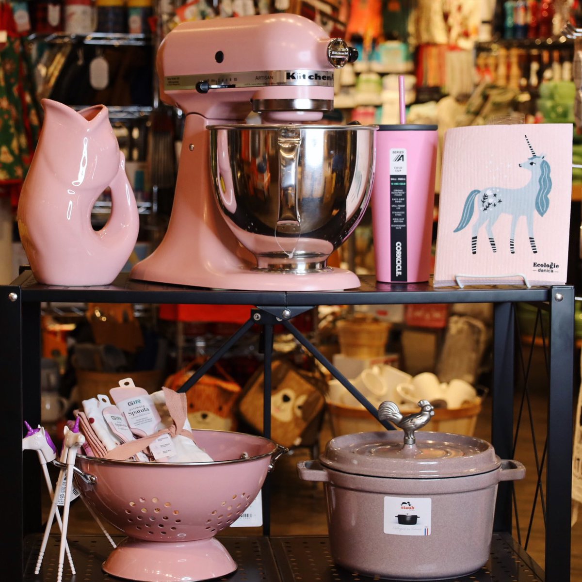 Happy Pink Friday <a href="/NICKIMINAJ/">Nicki Minaj</a> 🎀

#PinkFriday2