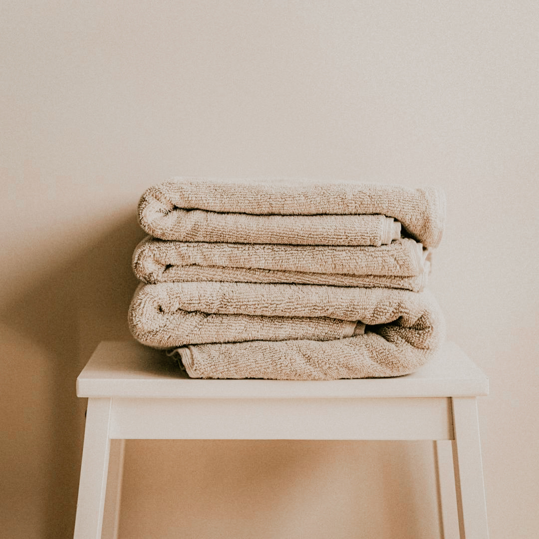 ✨ Elevate your body care routine with the magic of towels, from gentle exfoliation to post-shower luxury. 

Opt for soft, natural fibres like cotton for a pampering experience. It's the small details that make a big difference! 🤎
#HappyFriday #BodyCareEssentials #justbebebeauty
