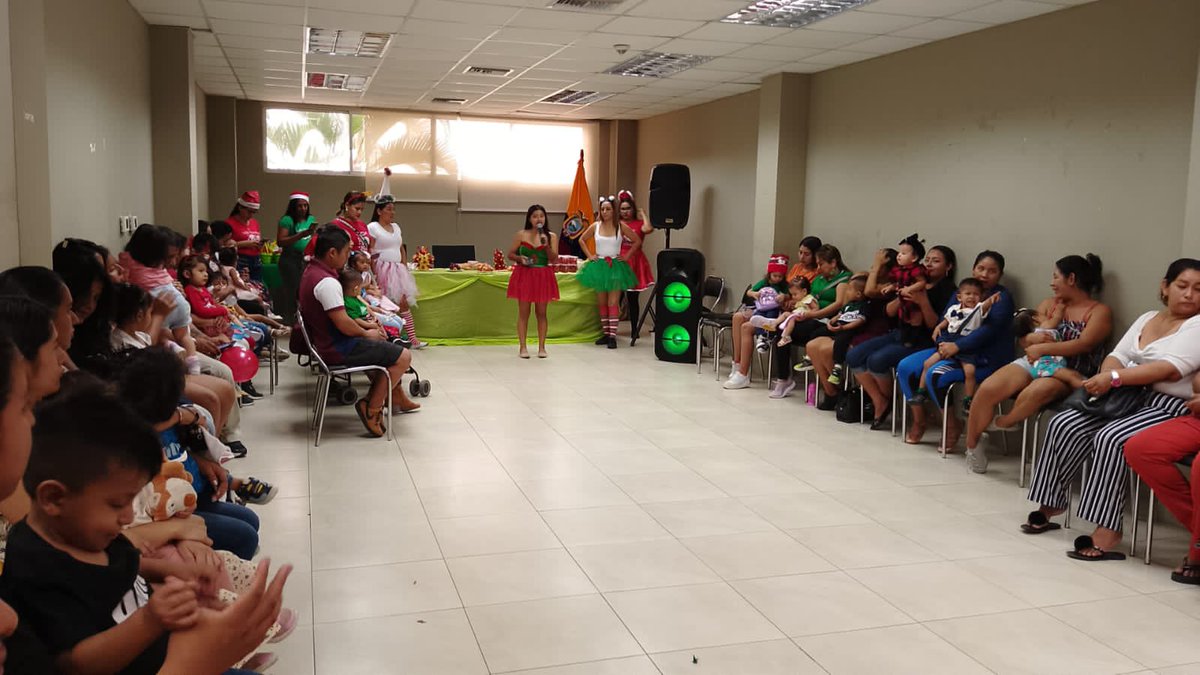 IntriagoMiranda's tweet photo. 📍En #Jaramijo realizamos el agasajo navideño con las familias del servicio Creciendo con Nuestros Hijos (CNH) Durante la actividad, compartimos juegos recreativos y educativos 👨‍👩‍👧‍👦
#ElNuevoEcuador https://t.co/3LyRQiwuJ8
