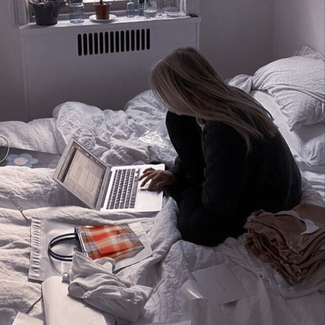 httpskarad's tweet image. alguem tira a Emma do quarto, nem indo trabalhar ela ta indo, o que ta acontecendo? 

@thatsallmills faça algo kkkkkkkk não me demite, chefe