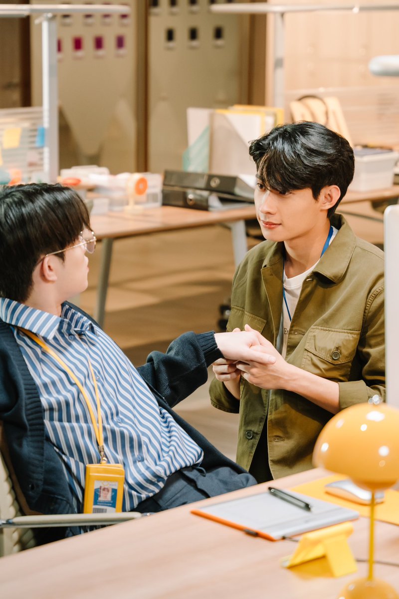 TutorKrp's tweet photo. EP เป็นไงกันบ้างค้าบบ เกินครึ่งทางแล้วว ชอบซีนไหนกันบ้าง อยากรู้ซีนที่ชอบของแต่ละคนได้มั้ยครับ
#พี่เจตคนกลางEP5 https://t.co/OM3xeRMHzM