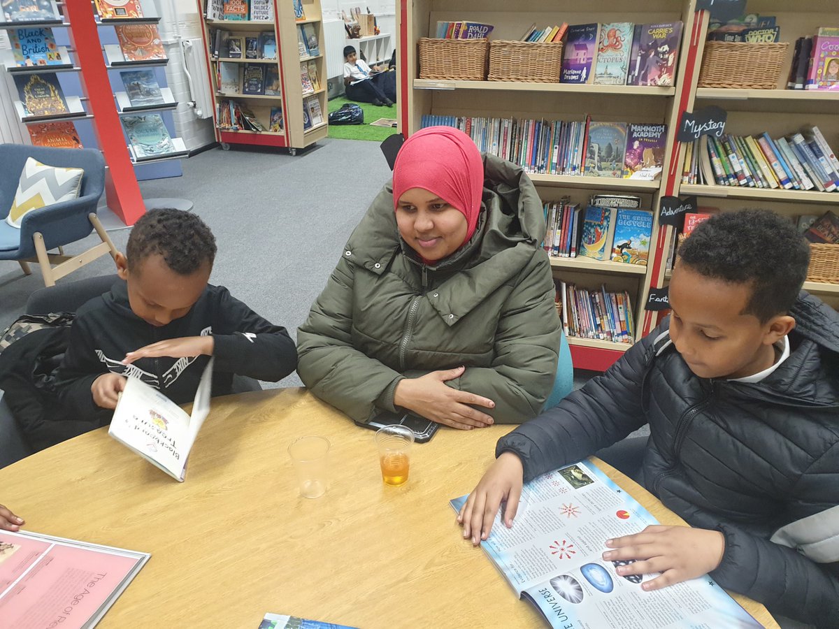 ArkVictoriaReads tweet media