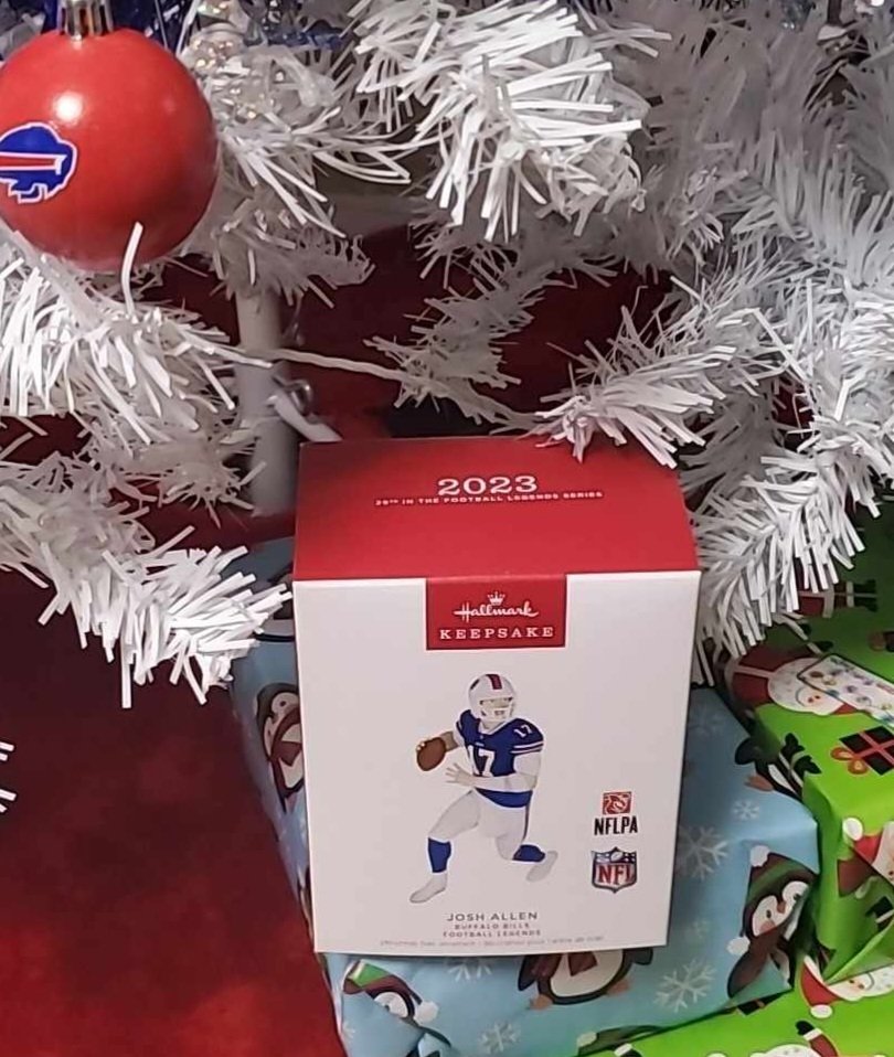 BILLNETO315's tweet photo. Weekend Giveaway.  You know the routine, if ya dont then follow me Retweet and give me a GOBILLS to win a 2023 Hallmark Josh Allen ornament. 
Winner will be picked at halftime this Sunday BILLS &amp;  KC.  🎅 MERRY CHRISTMAS #BillsMafia https://t.co/sHrdOGCeu0