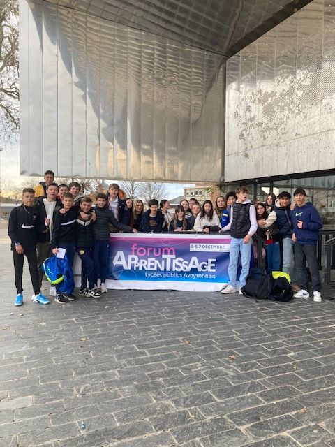 Collège du Carladez - Mur-de-Barrez tweet media