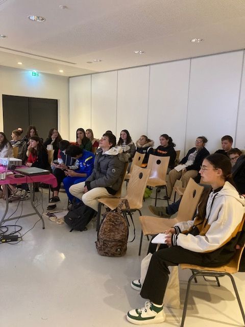 Collège du Carladez - Mur-de-Barrez tweet media