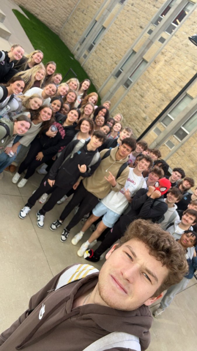 courtyardselfie's tweet photo. H8 DAY😈😈😈#yardie https://t.co/SSldECFkze