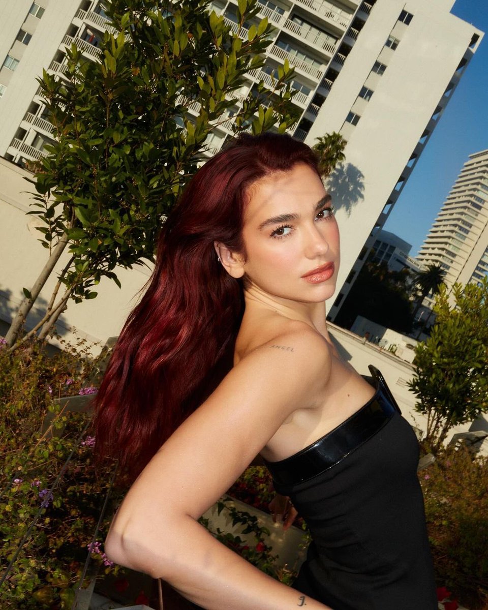 DUA LIPA tweet media
