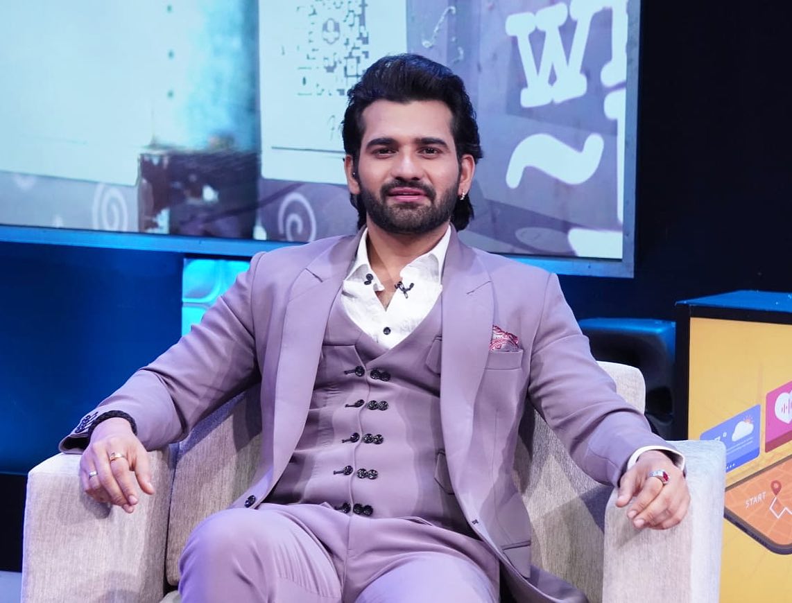 akhilsarthak17's tweet photo. Some candids from India's most positive show NAVABHARATAM swarnamruthakaalam 🇮🇳

#akkhilsarthak #navabharat #nayabharat #ZeeTelugu https://t.co/2R8Cavehzs