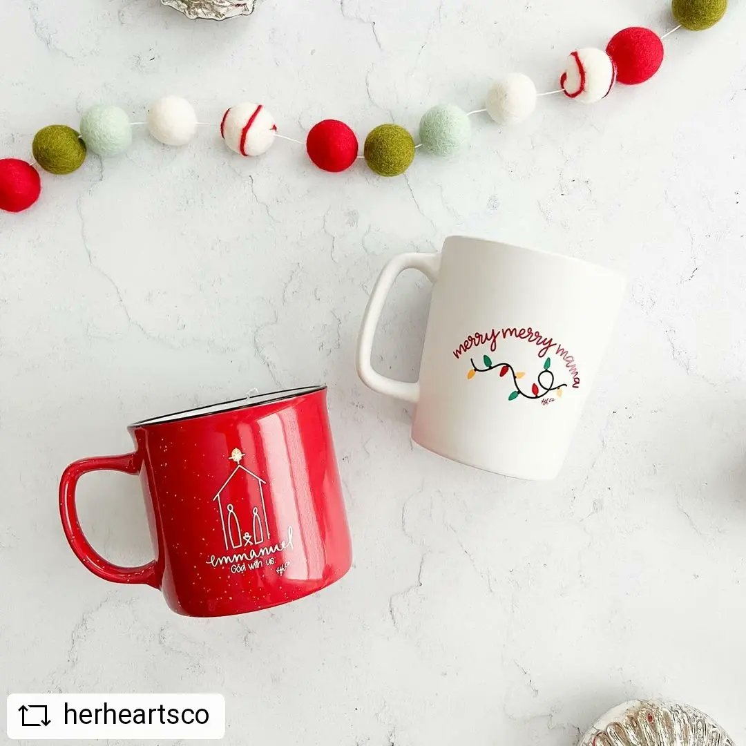 etsexpress's tweet photo. Happy #friyay #repost day! Let's show off our #Christmas spirit! 🎄🎅 We love these festive photos in recent posts by #herheartsco #lioncoffeehi #cflshop and #theduckstore!  Which one's your favorite!?

#coffeemug #waterbottle #promo #promotionaldrinkware
#promotionproducts https://t.co/vfczMfHAnB