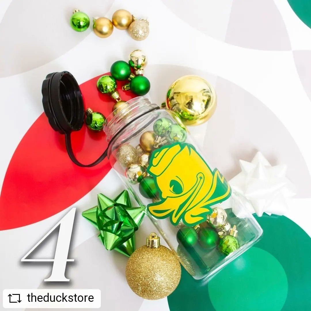 etsexpress's tweet photo. Happy #friyay #repost day! Let's show off our #Christmas spirit! 🎄🎅 We love these festive photos in recent posts by #herheartsco #lioncoffeehi #cflshop and #theduckstore!  Which one's your favorite!?

#coffeemug #waterbottle #promo #promotionaldrinkware
#promotionproducts https://t.co/vfczMfHAnB
