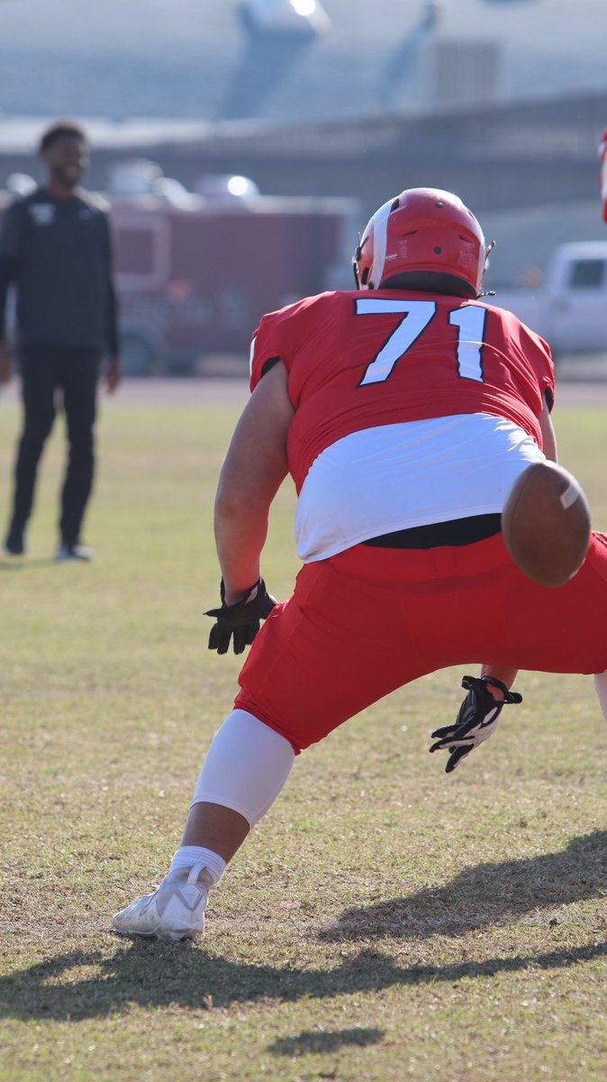 Manuel Hernandez (@mhernandez_78) on Twitter photo Updated Highlights ‼️
First Team All Conference
Spring ‘24 transfer
Can play any interior position!
6’3 330lbs
Film-hudl.com/v/2MmC5m
<a href="/CoachWylieBrand/">Wylie Brand</a> <a href="/_coachawk/">Coach Hawk</a> <a href="/CoachBrownFCC/">Drew Brown</a> <a href="/goramfootball/">Fresno City Football</a> <a href="/ScheidtRick/">Rick Scheidt</a> <a href="/CoachCav/">Coach C.</a> Updated Highlights ‼️
First Team All Conference
Spring ‘24 transfer
Can play any interior position!
6’3 330lbs
Film-hudl.com/v/2MmC5m
<a href="/CoachWylieBrand/">Wylie Brand</a> <a href="/_coachawk/">Coach Hawk</a> <a href="/CoachBrownFCC/">Drew Brown</a> <a href="/goramfootball/">Fresno City Football</a> <a href="/ScheidtRick/">Rick Scheidt</a> <a href="/CoachCav/">Coach C.</a>
