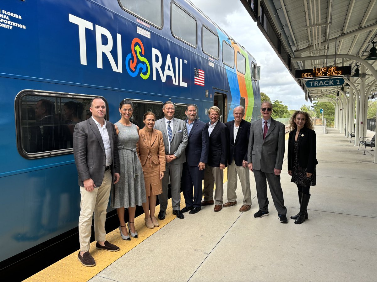More and more trains are receiving their new wraps! Our Governing Board had the chance to see the new look in person after today’s Board Meeting.