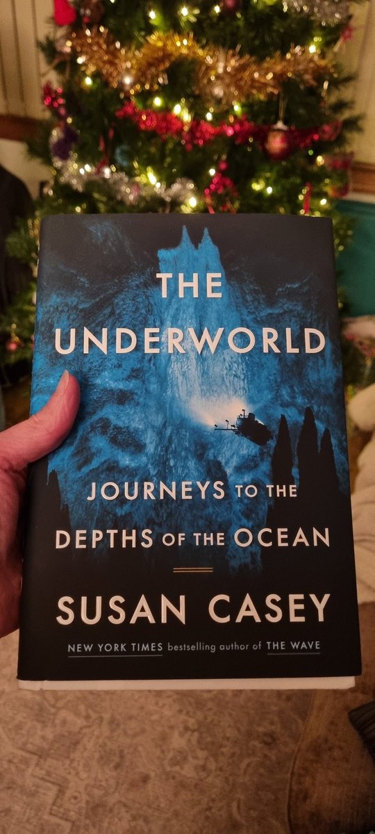 Treated myself to The Underworld by @caseymaui as an early Christmas present to me! I was privileged to have met Susan, who joined us on the #FiveDeeps. Pity I won't see you when i swap out with <a href="/Hadalbloke/">Alan Jamieson</a> onboard #RVDagon this time round Susan.