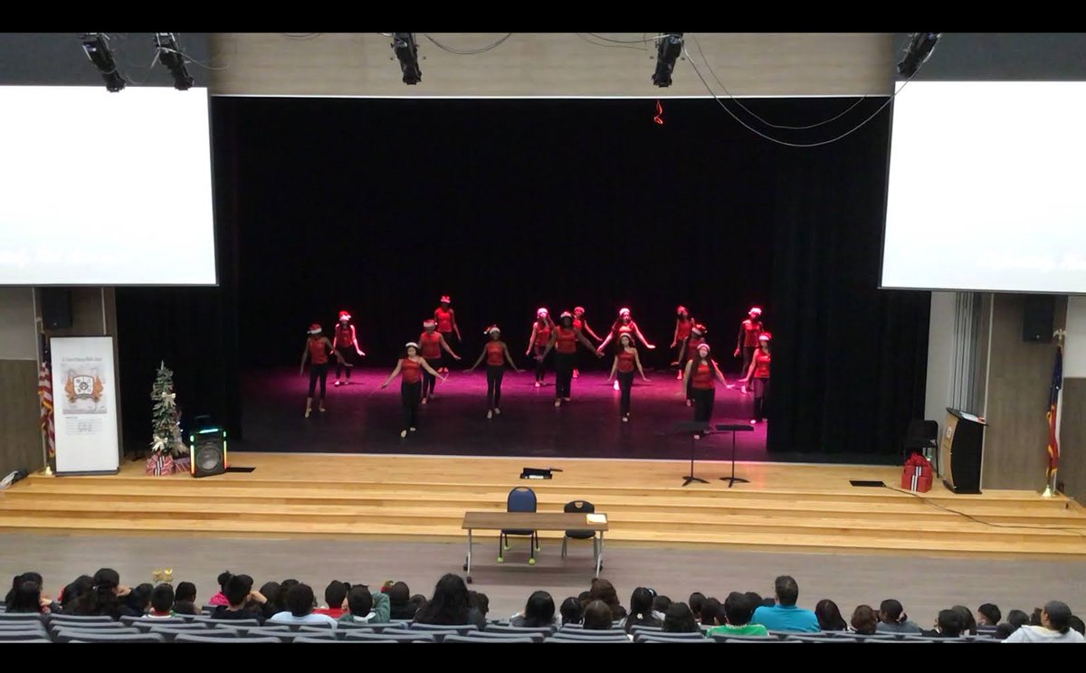 KLopezprofessi1's tweet photo. 5th Graders tour Roberson Middle School. What a great opportunity to showcase our talented school &amp; organizations, Special Shout Out to RDC . Dance at RMS is the place to be. @RobersonSpring @CeceliaBrumsey @Ramos_Rosalba81 @joerclark @johnnybwilliams @SpringISD https://t.co/URN0ZlLLRj