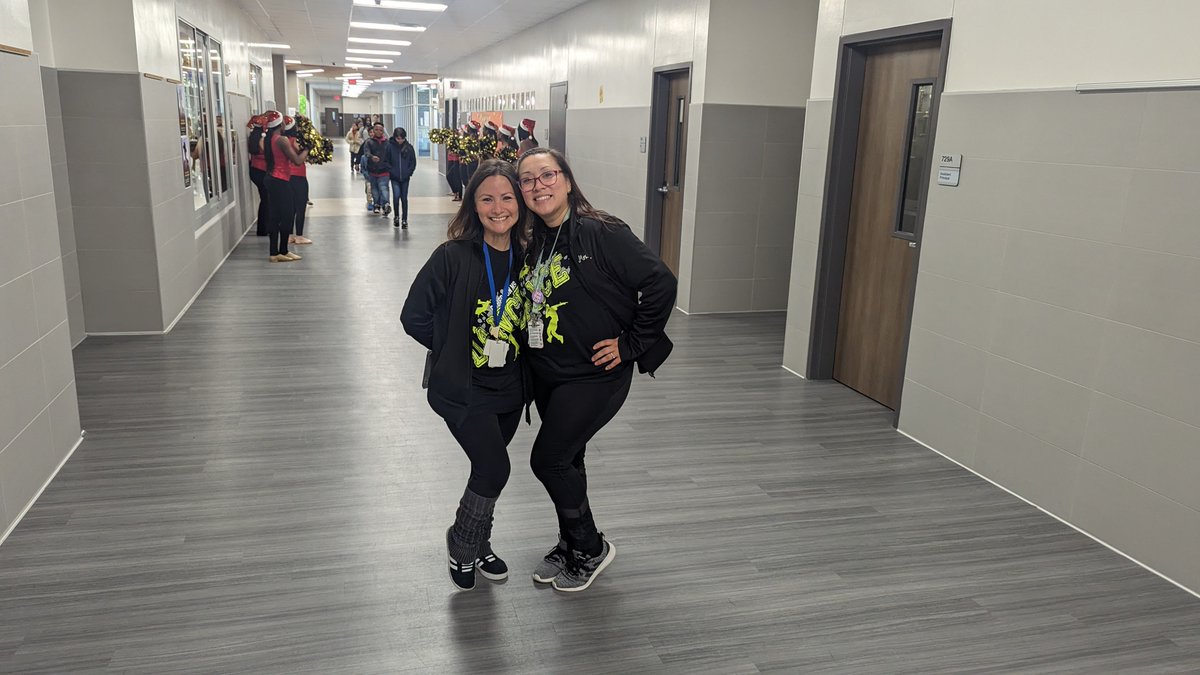 KLopezprofessi1's tweet photo. 5th Graders tour Roberson Middle School. What a great opportunity to showcase our talented school &amp; organizations, Special Shout Out to RDC . Dance at RMS is the place to be. @RobersonSpring @CeceliaBrumsey @Ramos_Rosalba81 @joerclark @johnnybwilliams @SpringISD https://t.co/URN0ZlLLRj