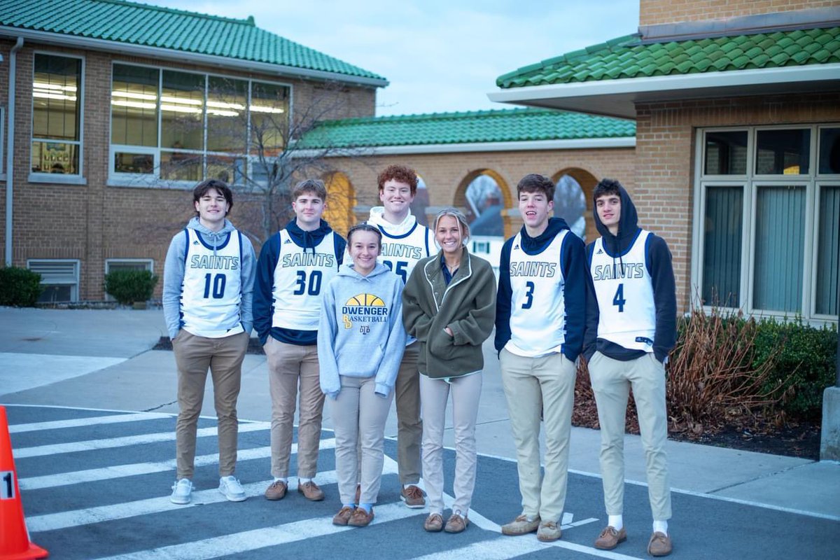 BDHSBasketball's tweet photo. Our Boys team spent the afternoon getting our feeder programs excited about the upcoming season. Our boys and girls teams went to st Charles and st Jude’s to spread the spirit and get the kids involved with cheering on BD. Nice work players. #WeAreBD https://t.co/ZLXGMzNX2V