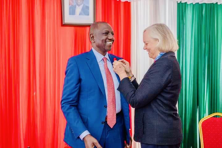 Ruto has tendered his apology to the US, retracting his previous call for Africa to ditch the dollar, by claiming he meant 'currency neutrality' Ruto is now a Verified Puppet!
