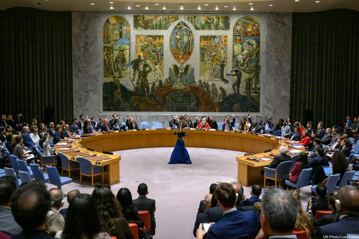UN's tweet photo. Security Council members fail to adopt resolution calling for a humanitarian ceasefire in the Middle East.

Humanitarian organizations, including UN and partners, have warned that the situation in Gaza is near total collapse. https://t.co/Zs8c7gpx2c https://t.co/8oQC2vMR8l